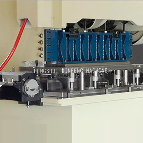 Brickwork reinforcing mesh machine